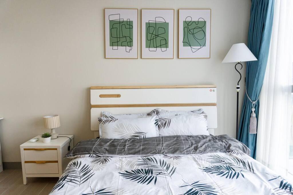 A2j Luxury 3br Uptown Balcony Bgc Near Mall *