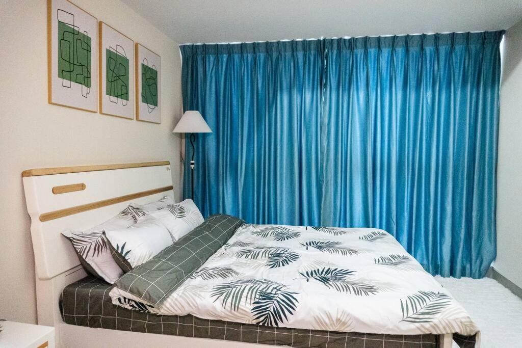 A2j Luxury 3br Uptown Balcony Bgc Near Mall * Manila