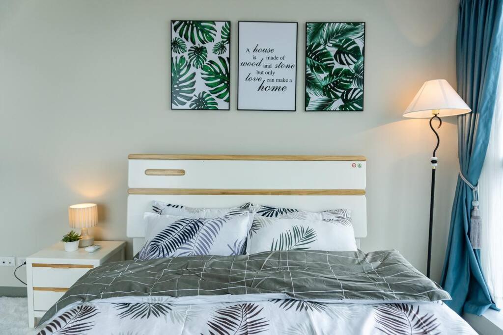 Apartment A2j Luxury 3br Uptown Balcony Bgc Near Mall Manila