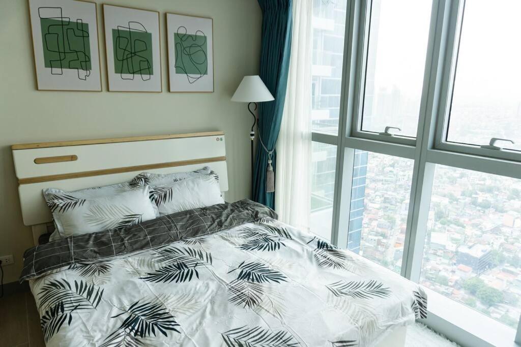 Apartment A2j Luxury 3br Uptown Balcony Bgc Near Mall Manila