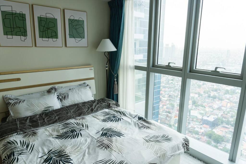 A2j Luxury 3br Uptown Balcony Bgc Near Mall Manila
